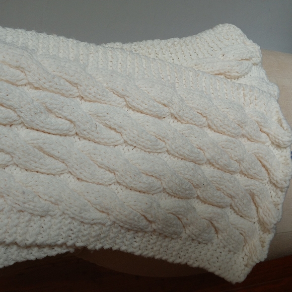 CHRISTMAS Copy HANDKNIT Ivory Cable Stitched Scarf - Picture 4 of 4